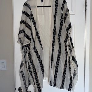 Universal Thread Kimono